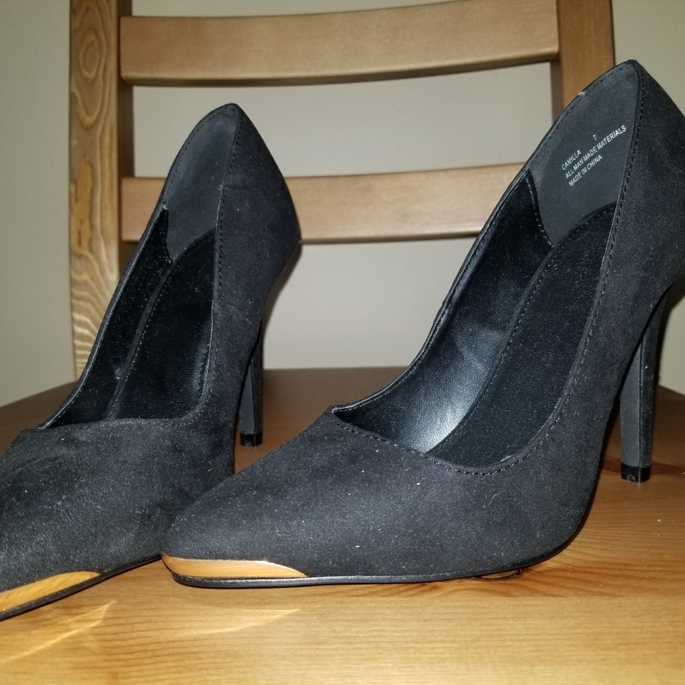 Heels - Picture 2 of 7